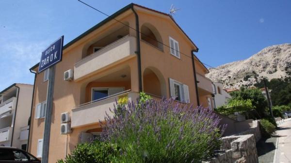 Ara-Ninja Apartment Baska  Exterior photo